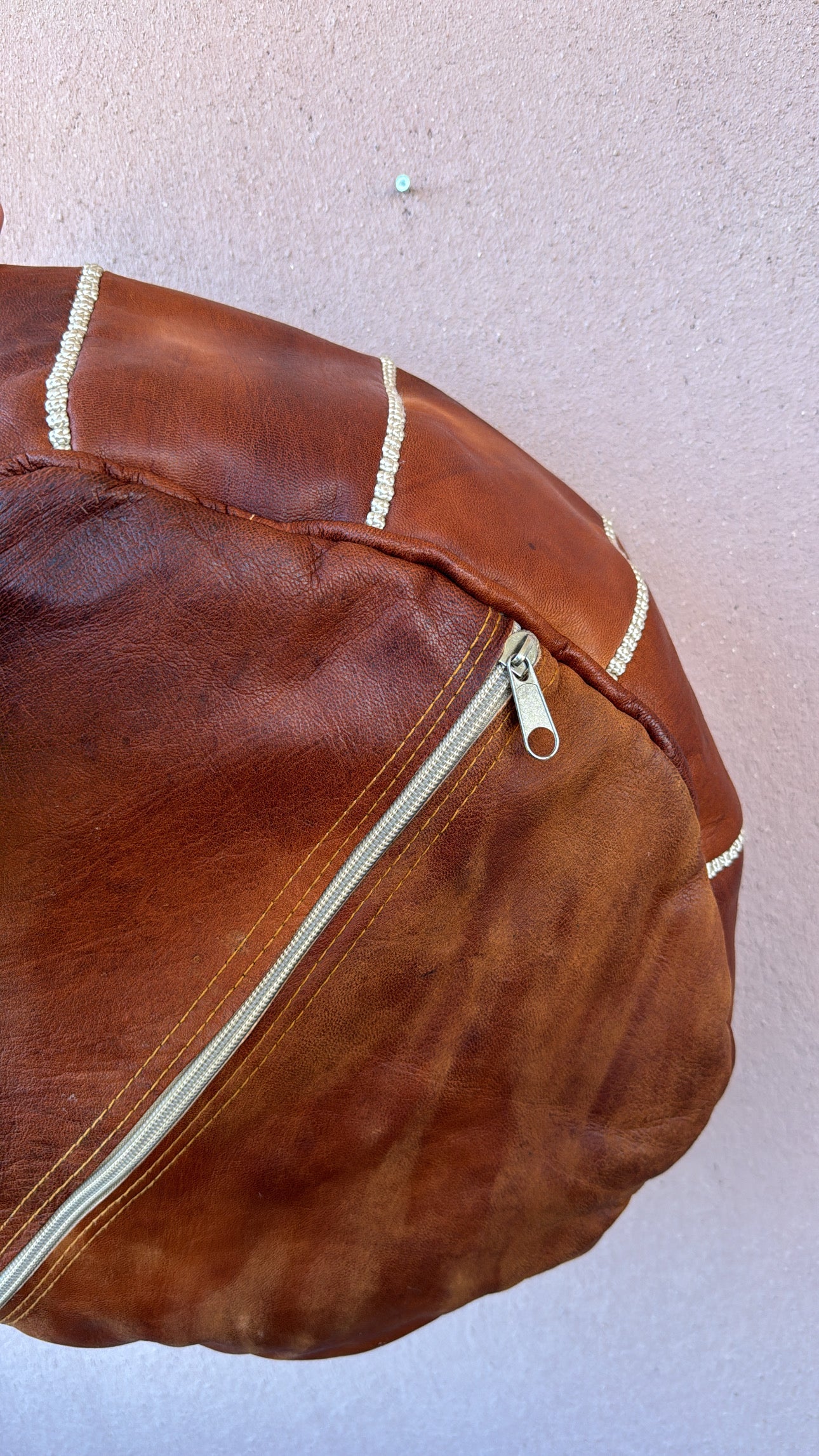 Pouf marocain traditionnel en cuir