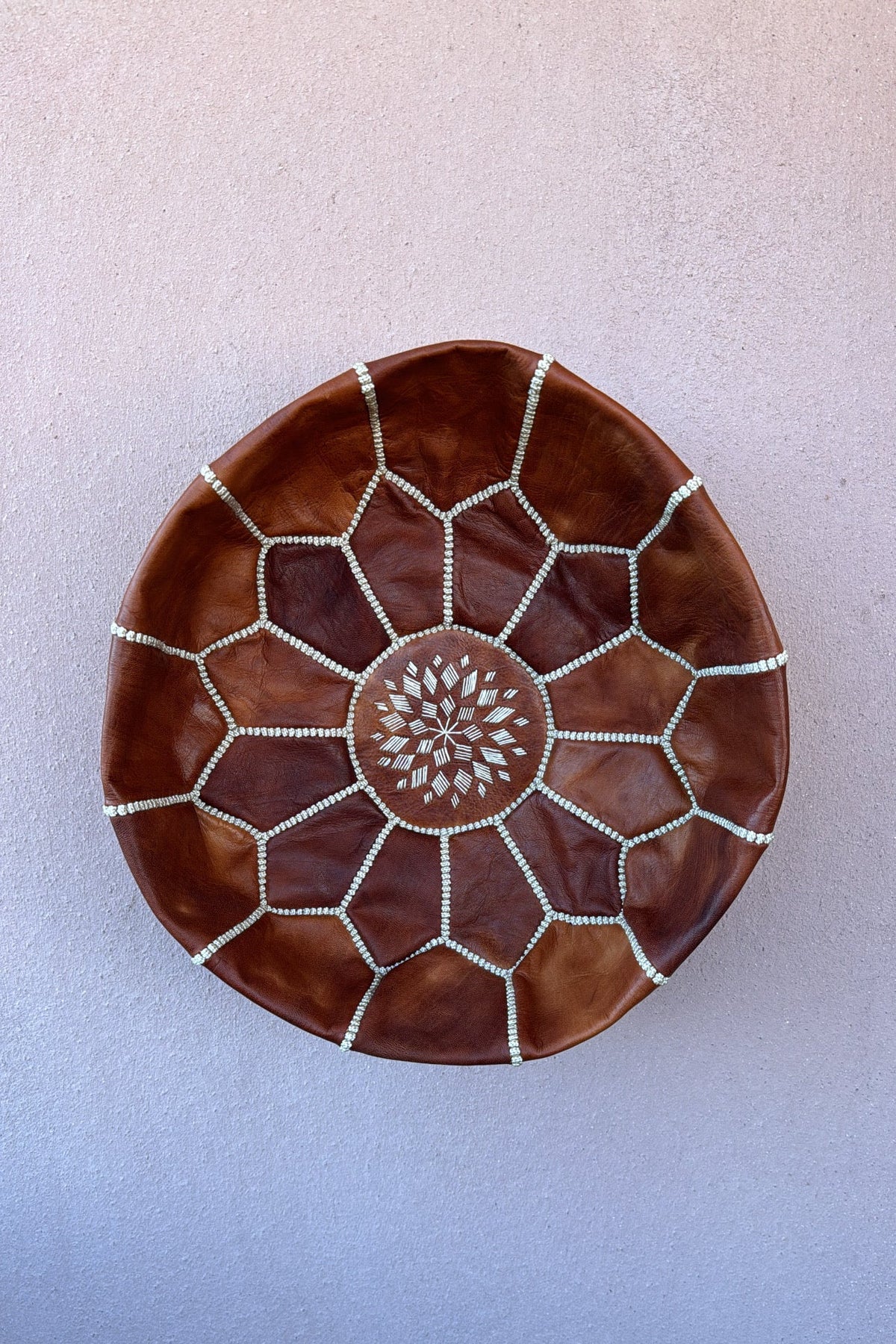 Pouf marocain traditionnel en cuir
