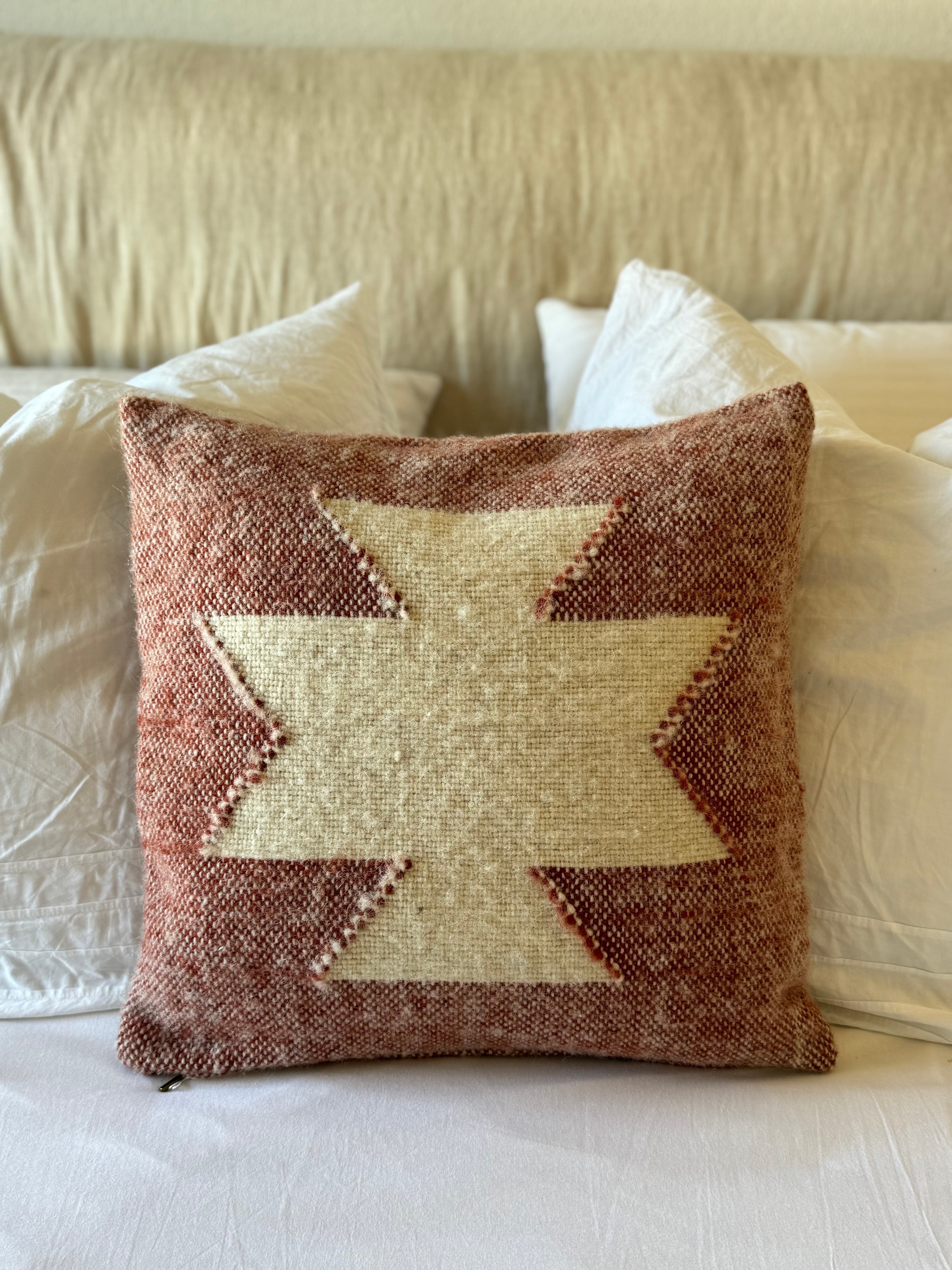 Coussin Tribale en laine - Bordeaux