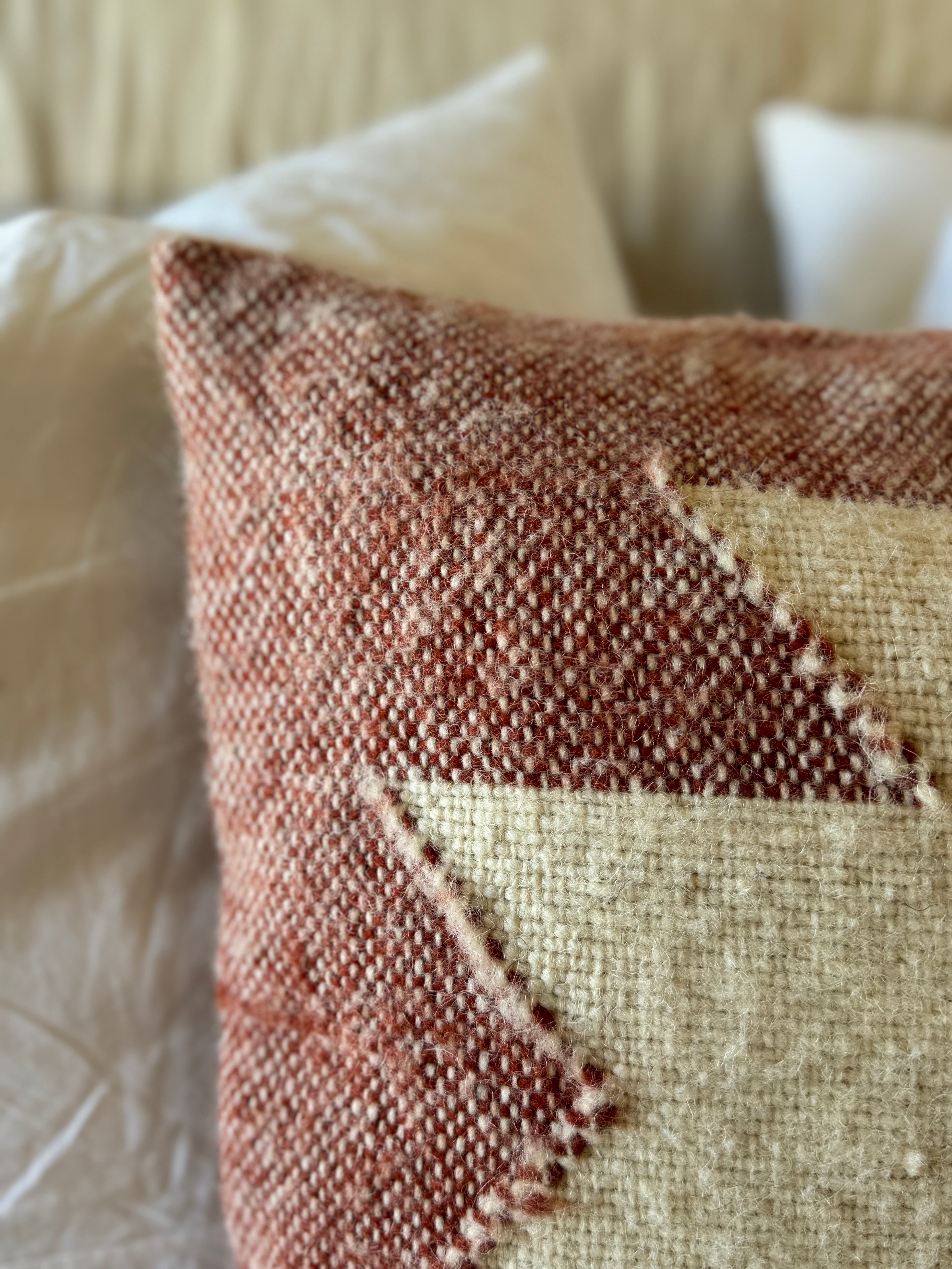 Coussin Tribale en laine - Bordeaux