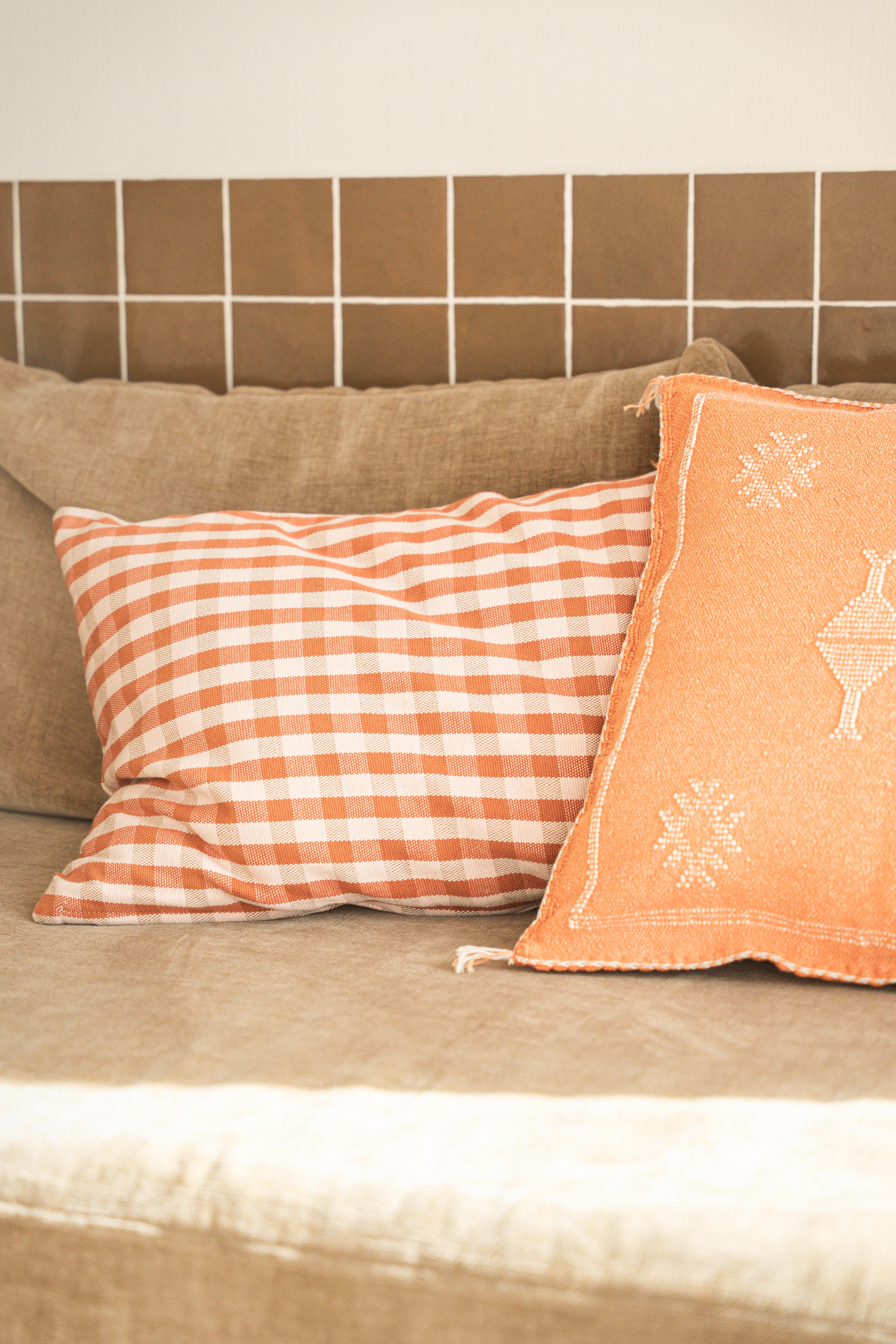 Coussin en coton à carreaux