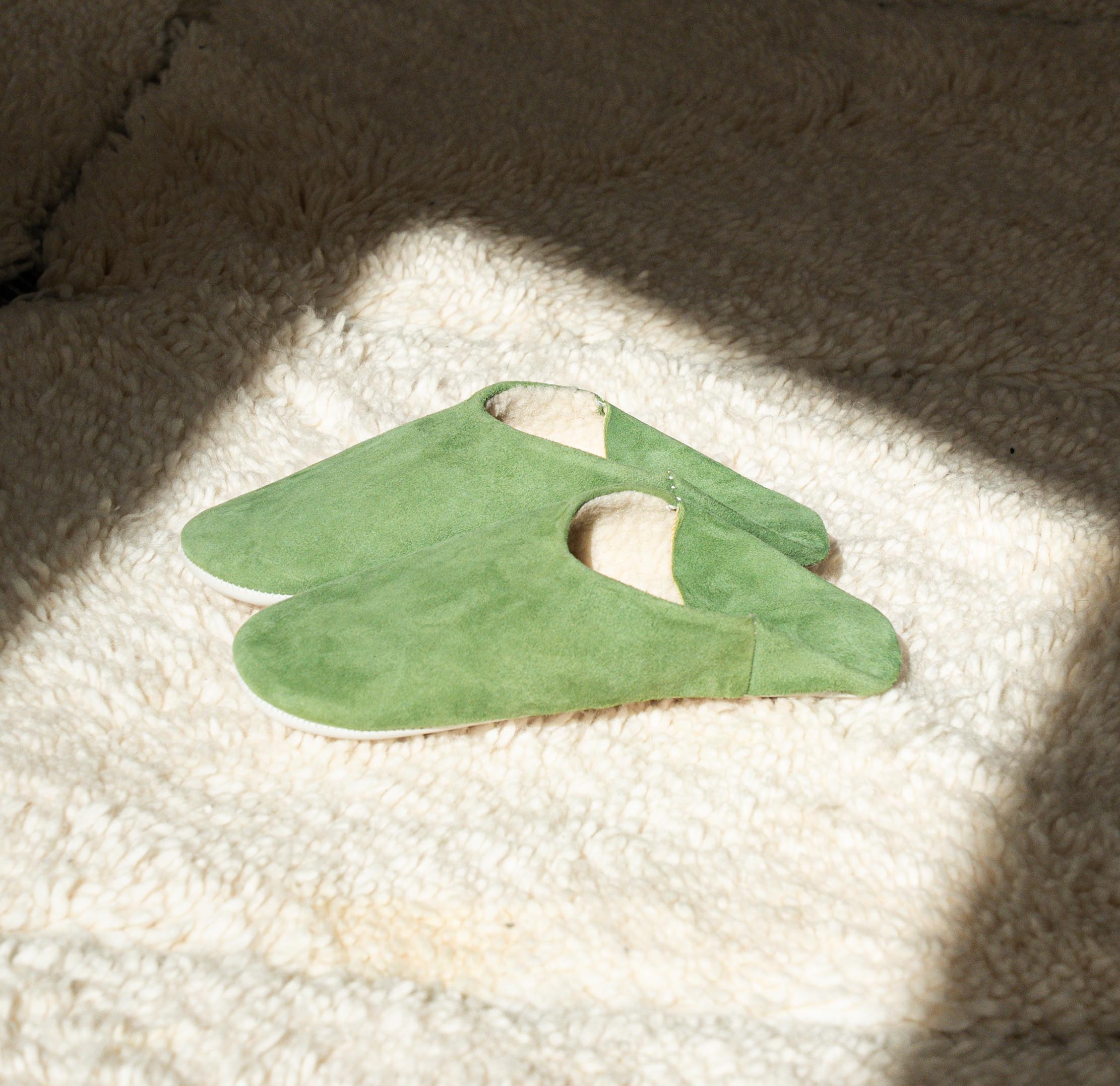 Babouches fourrées - Daim vert