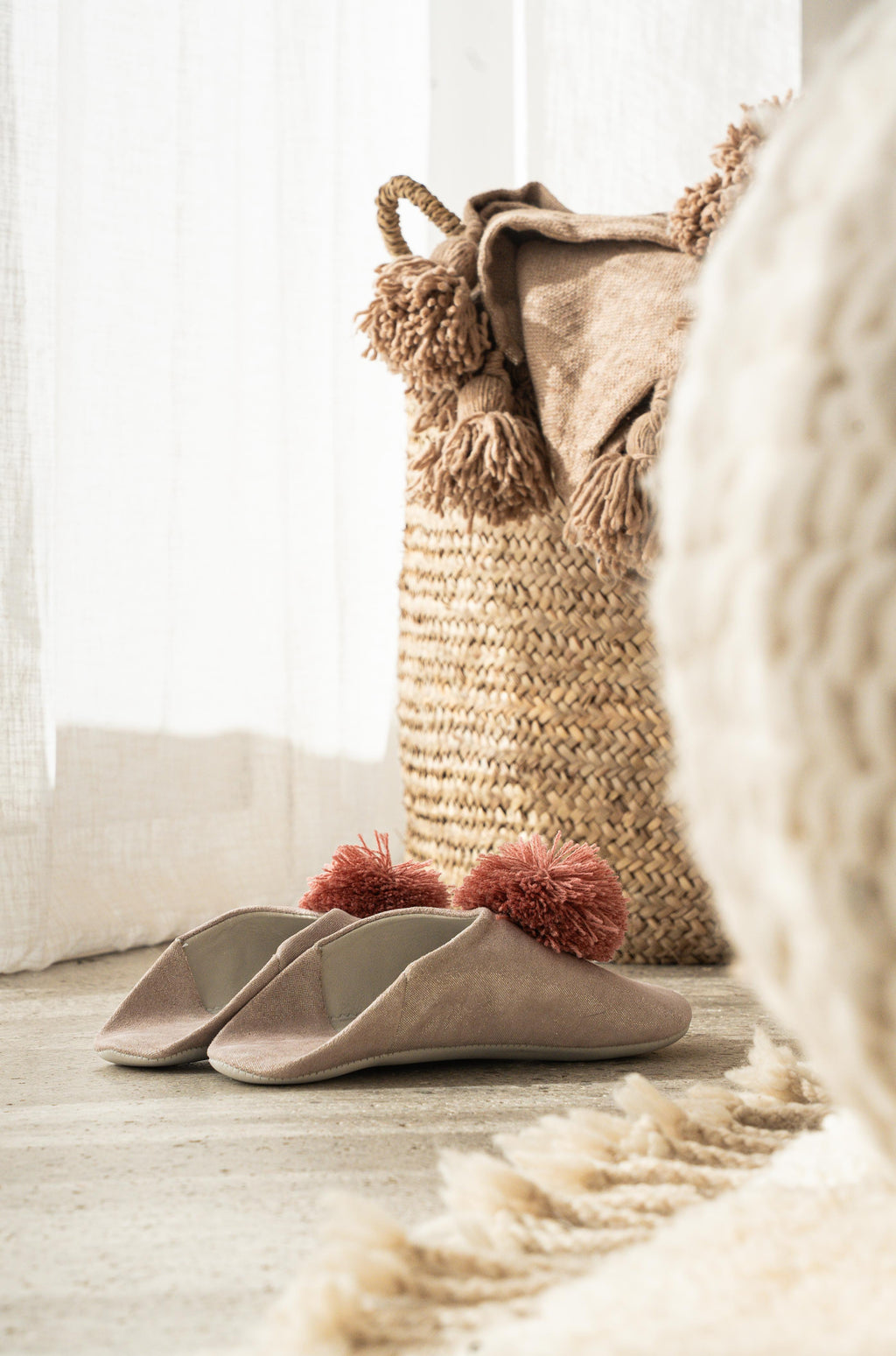 Babouches à pompom - Rose irisé