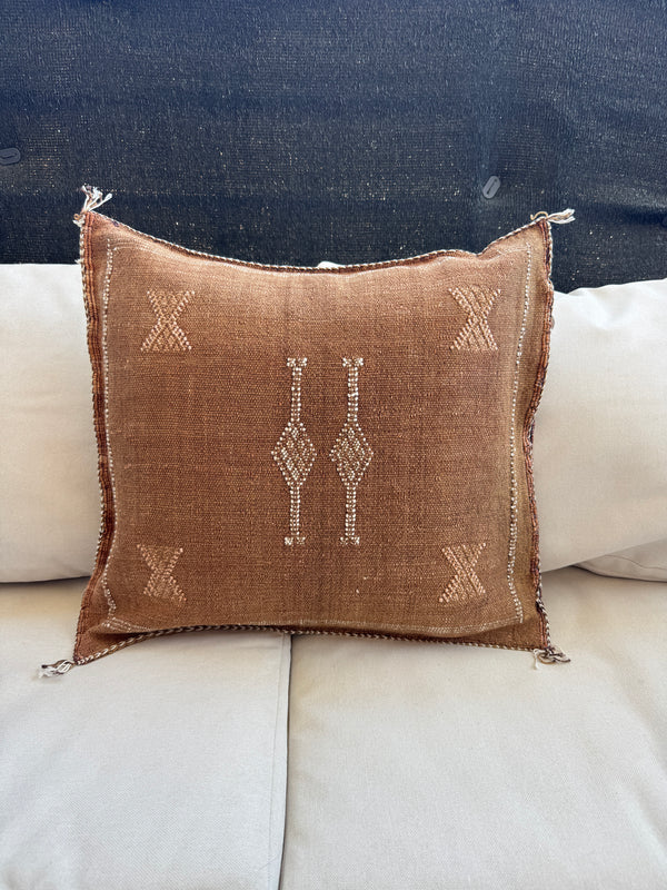 Housse de coussin Sabra en soie végétale - Marron motif 2
