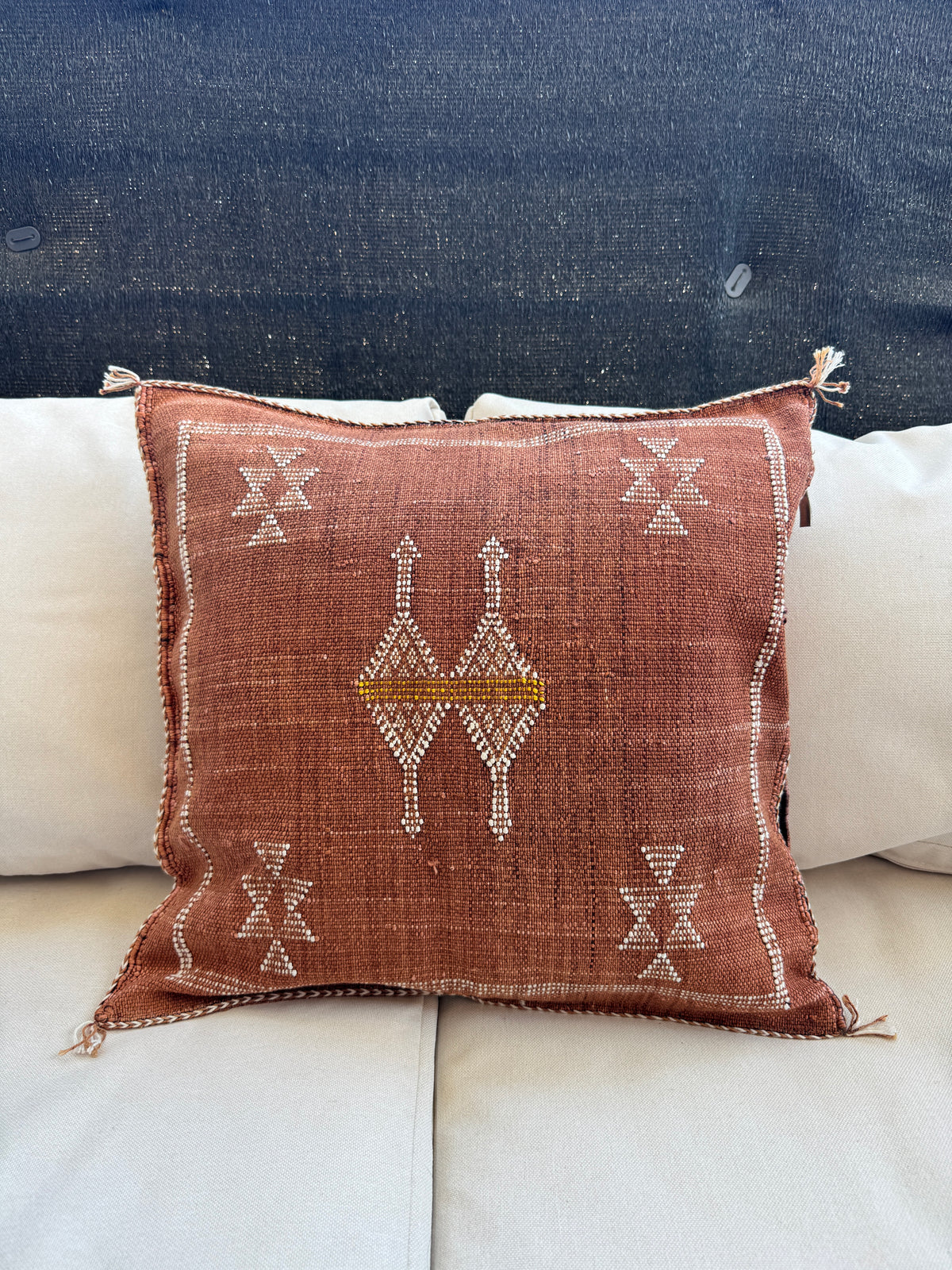 Housse de coussin Sabra en soie végétale - Marron clair